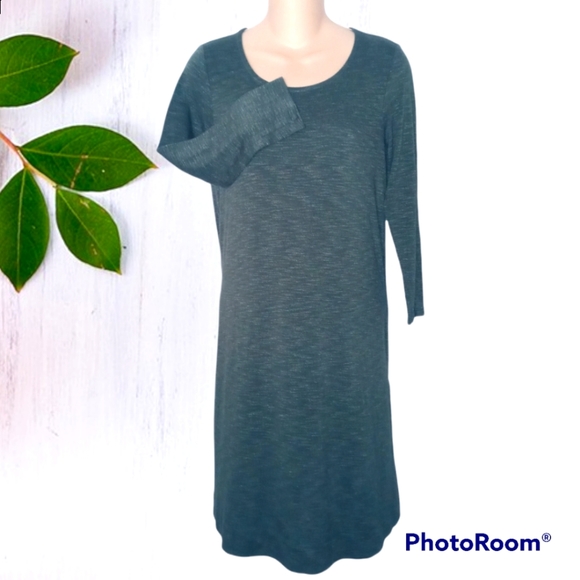 GAP Dress. Soft and Comfy. Heathered Green. Medium - Picture 2 of 5